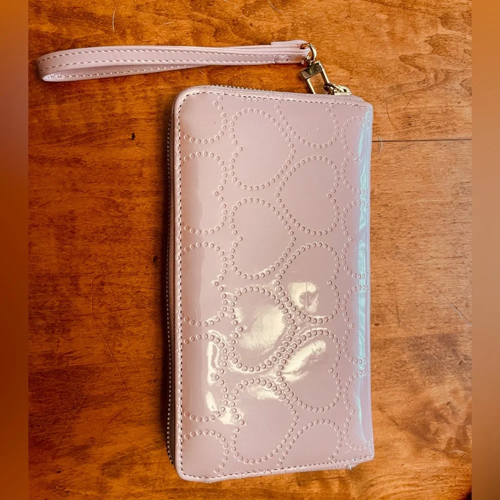 Betsey Johnson Pink Quilted Heart Wallet - Picture 10 of 10